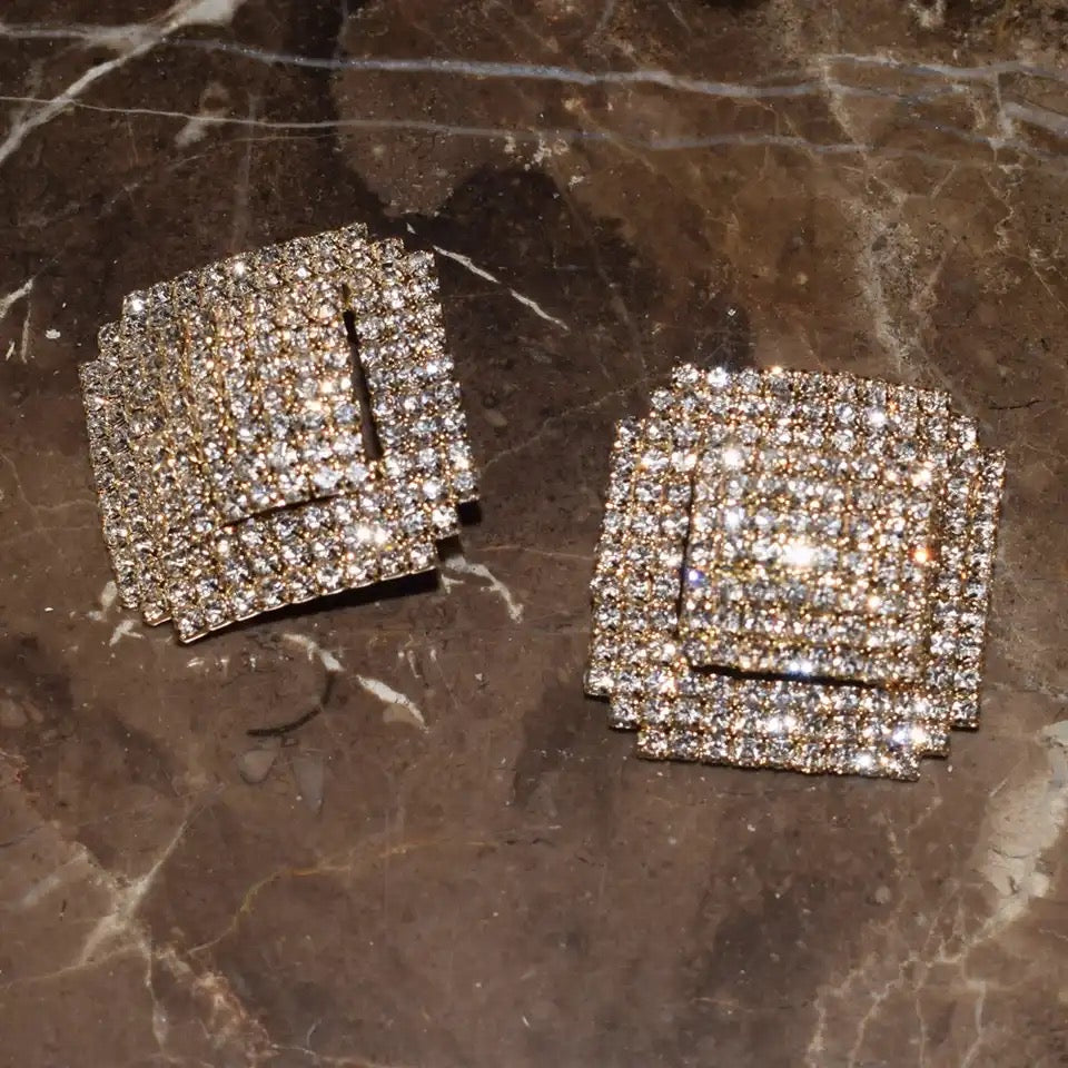 Aretes cuadrados brillos