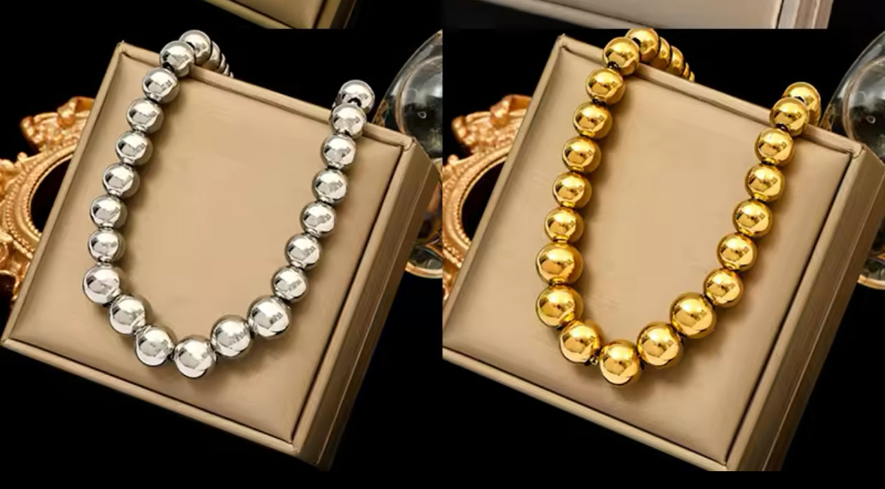 Collar bolas