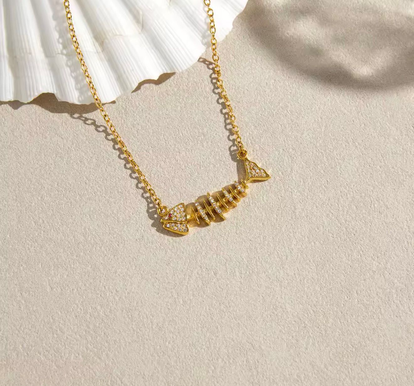 COLLAR PEZ BRILLOS