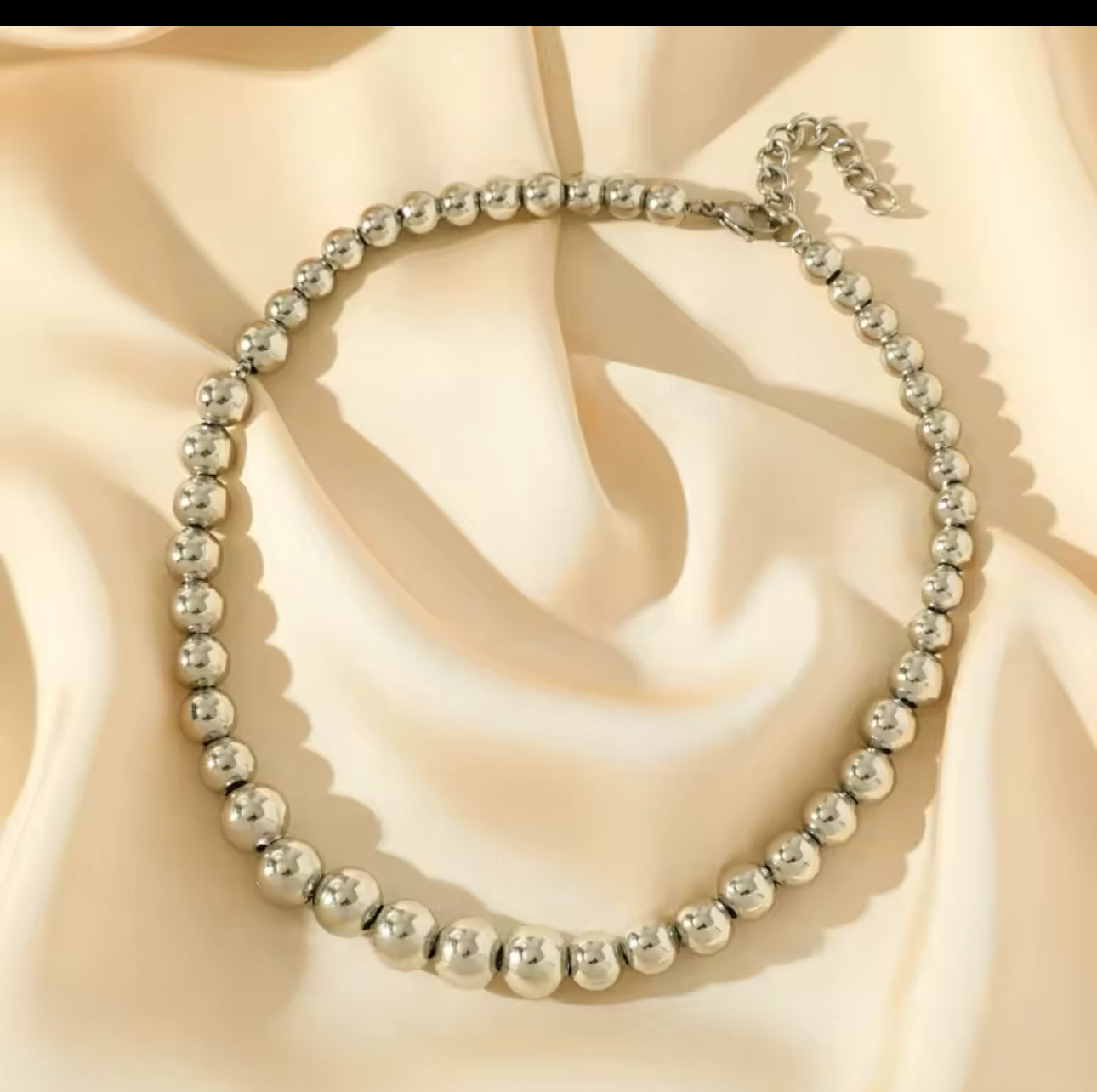 Collar bolas