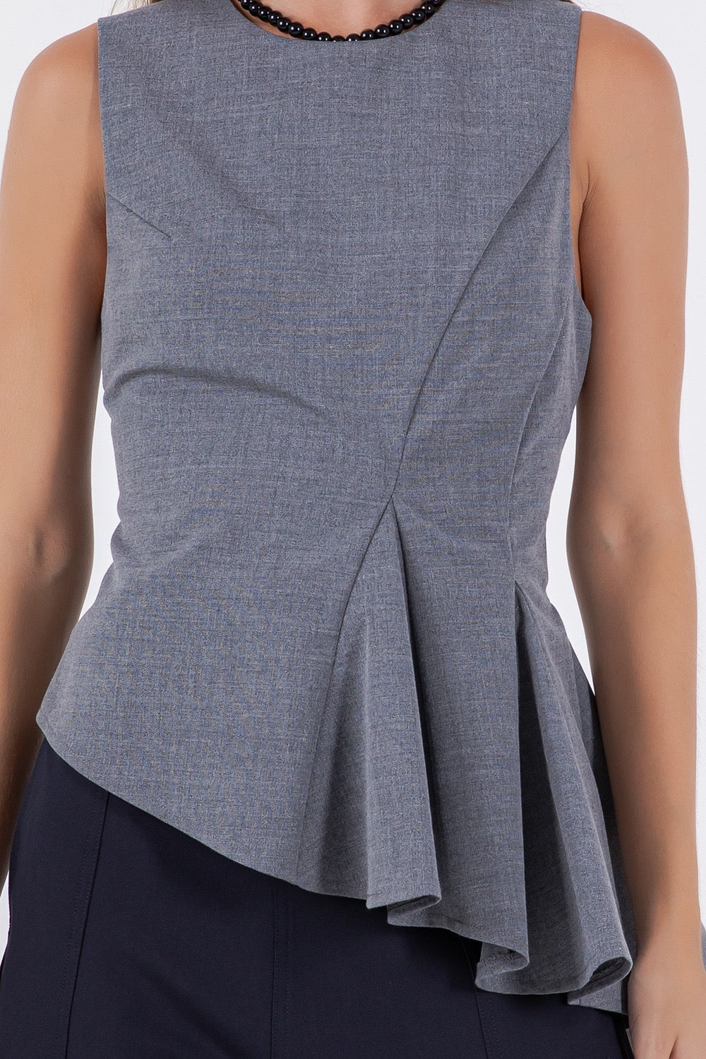 BLUSA GRIS ASIMÉTRICA