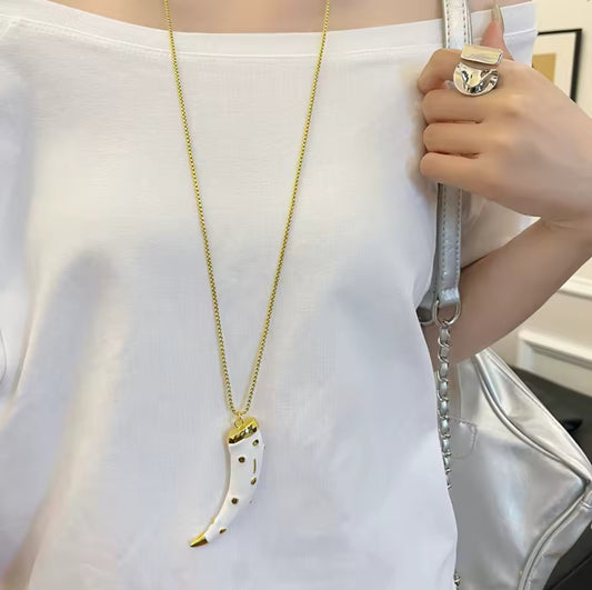Collar cuerno