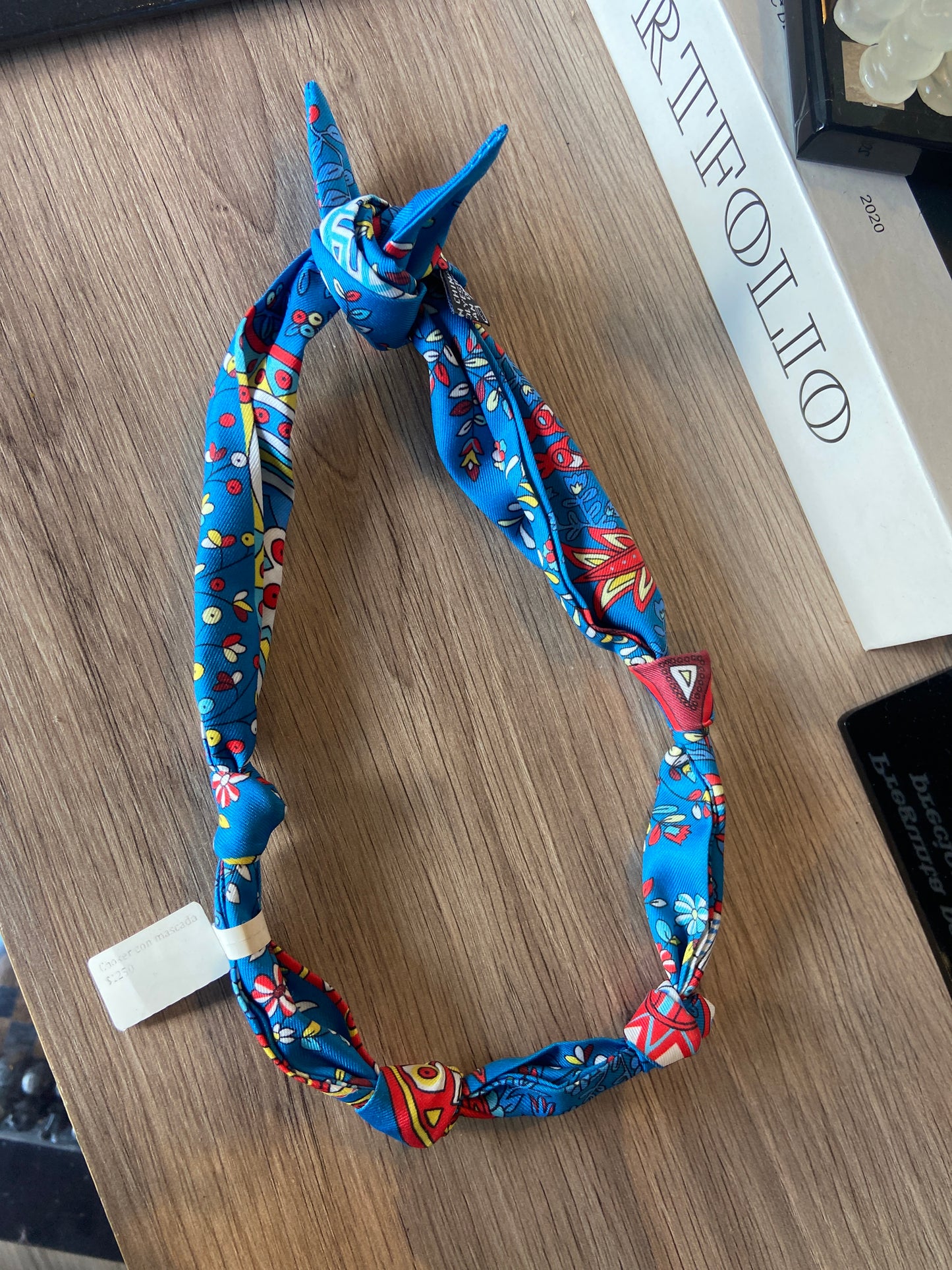 Choker mascada