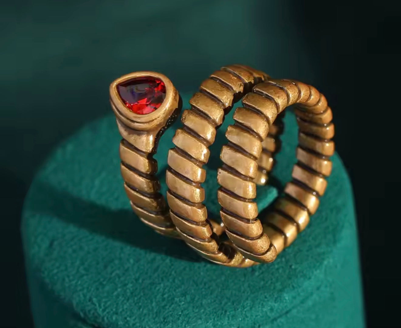 Anillo víbora