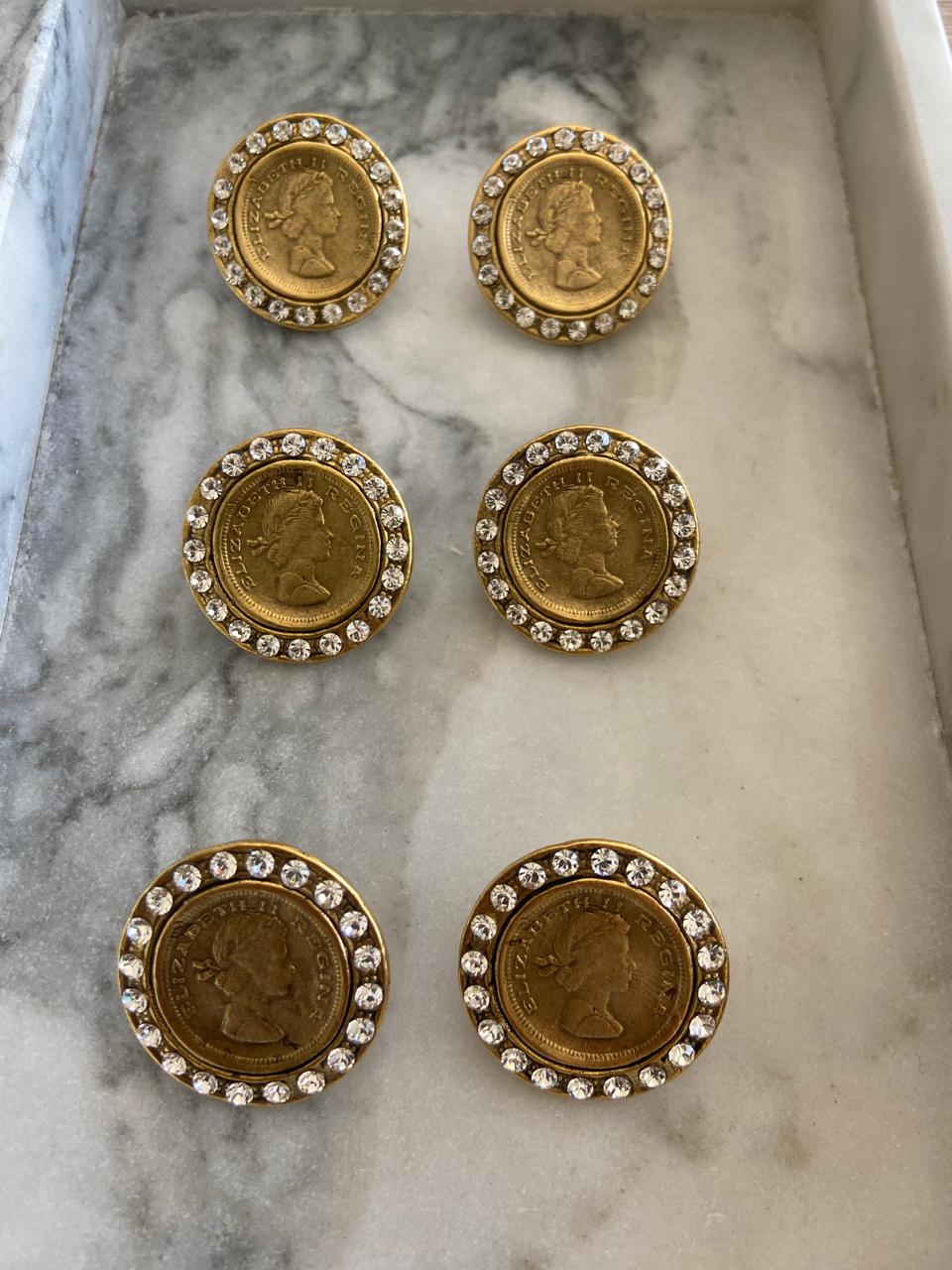 Arete moneda dorado