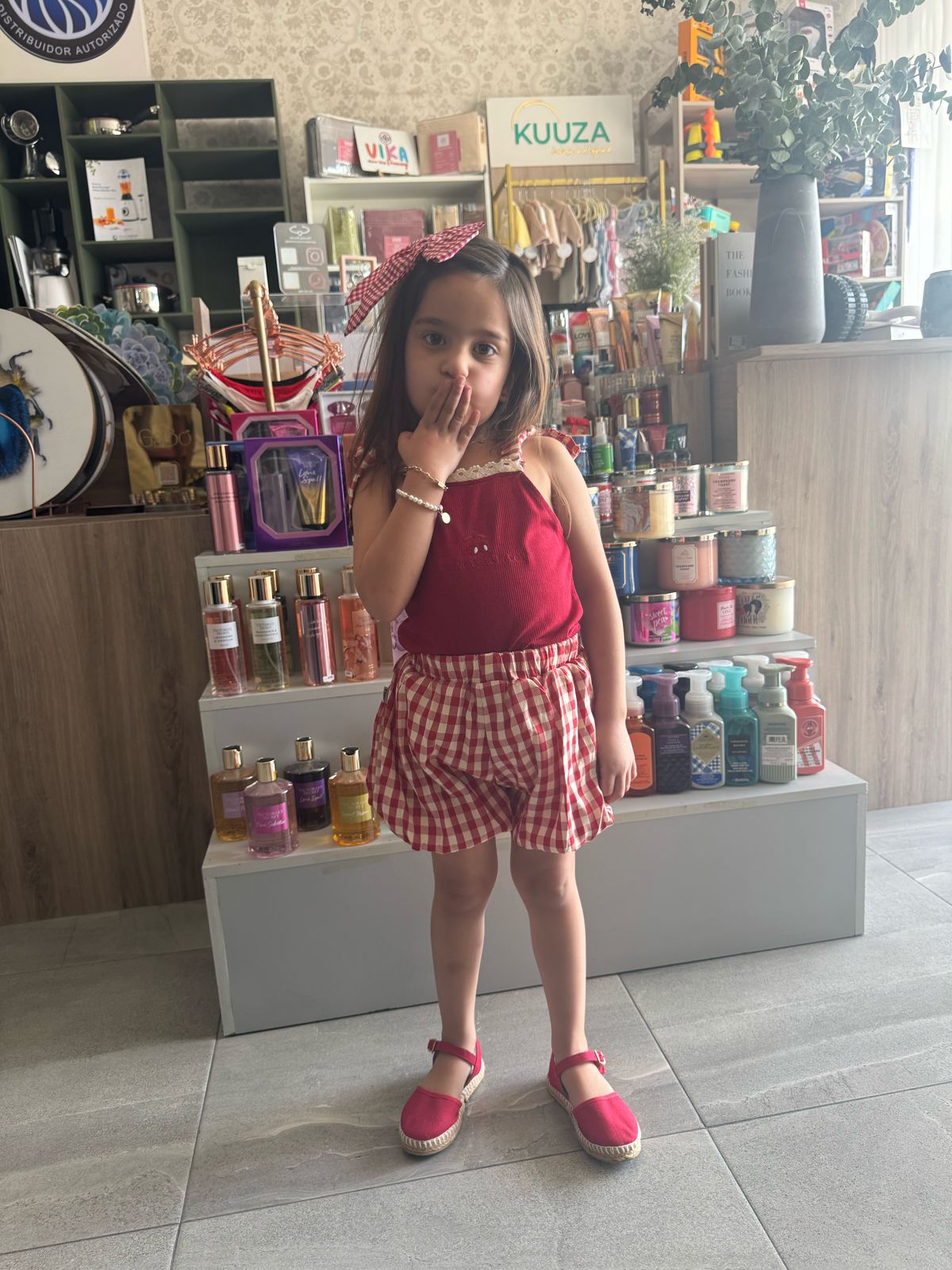 Conjunto rojo niña