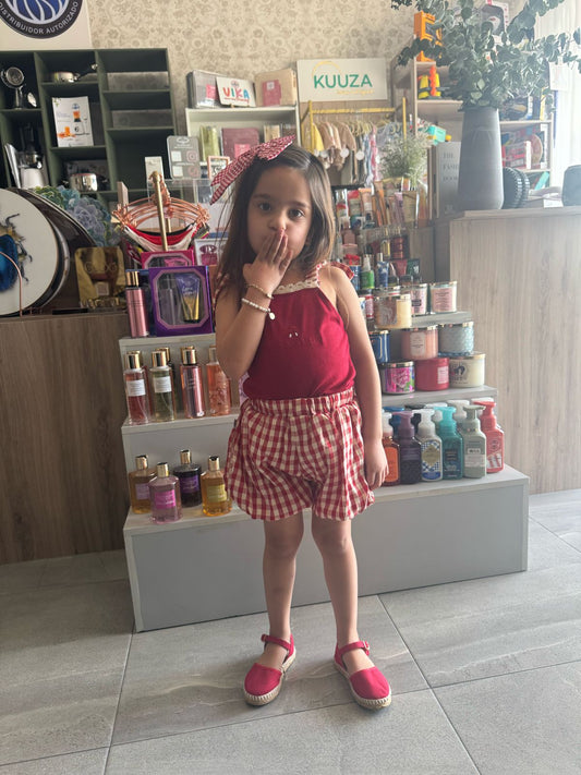 Conjunto rojo niña