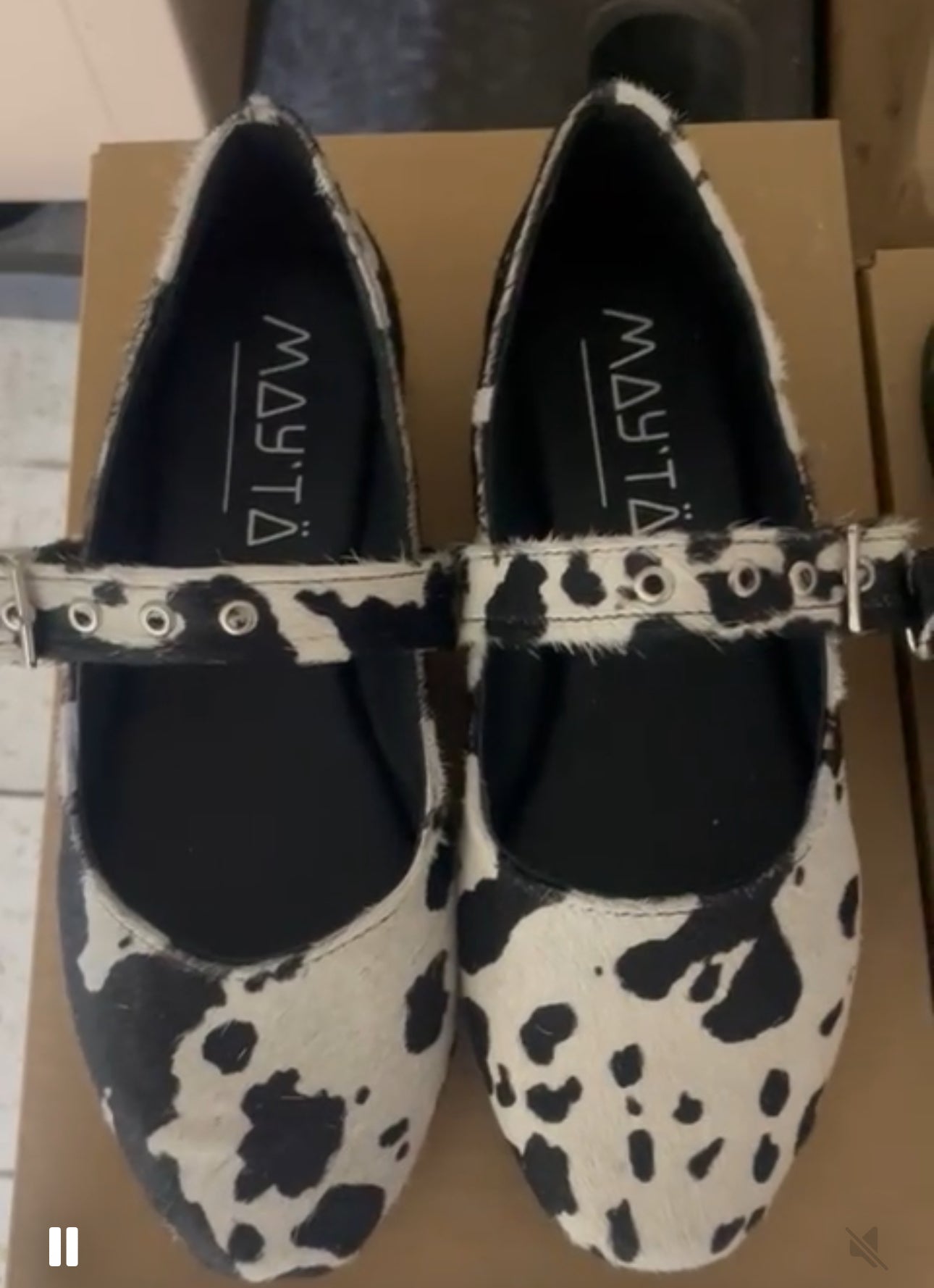 Flats cow print negro