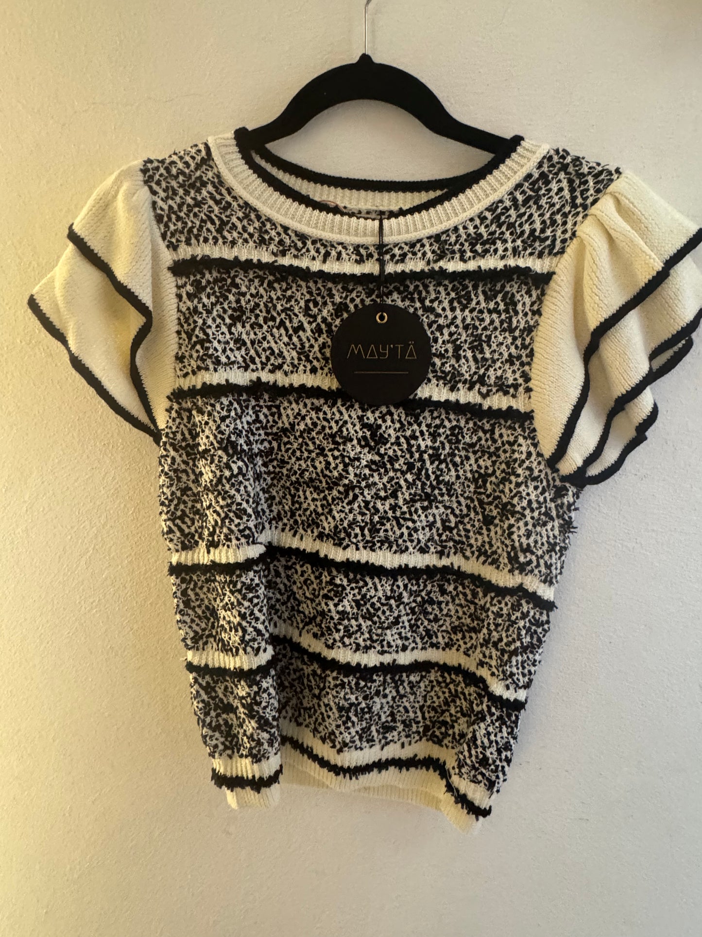 Blusa tejida blanco con negro