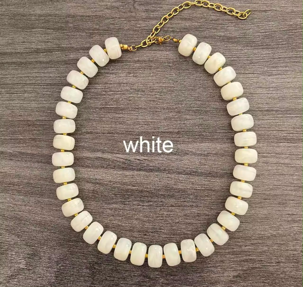COLLAR CUENTAS PIEDRA