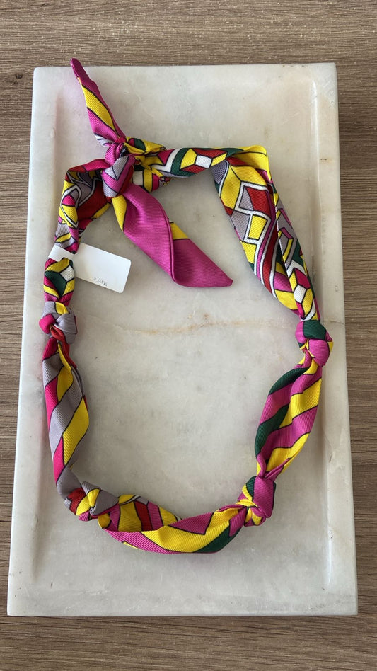 Collar mascada