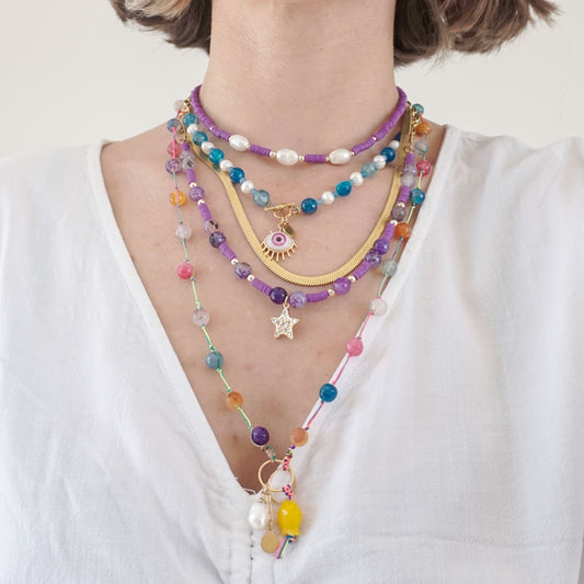 Collar pieza unica morado con Perlas